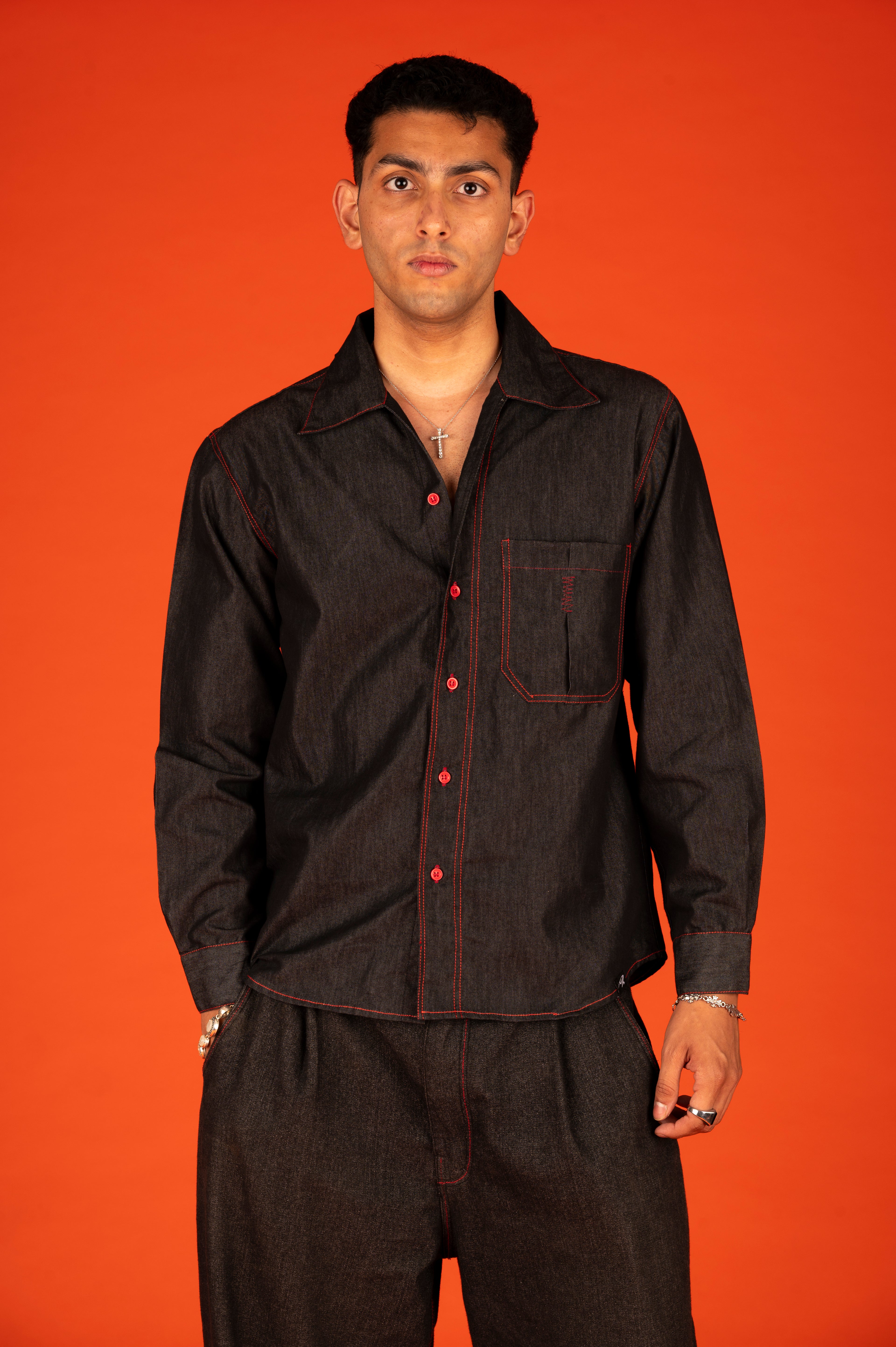 BLOODLINE SHIRT IN BLACK